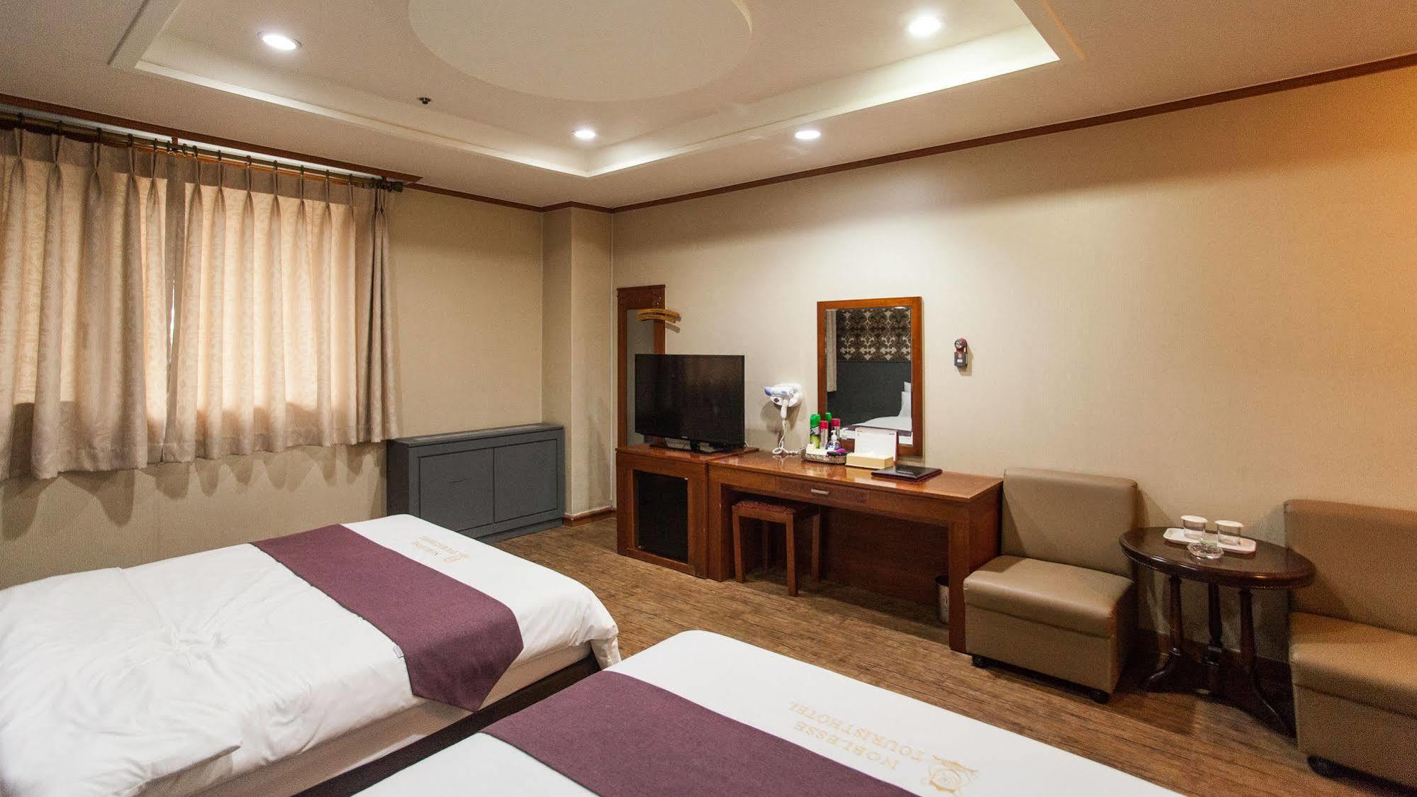 Hotel Noblesse Seoul Exterior foto
