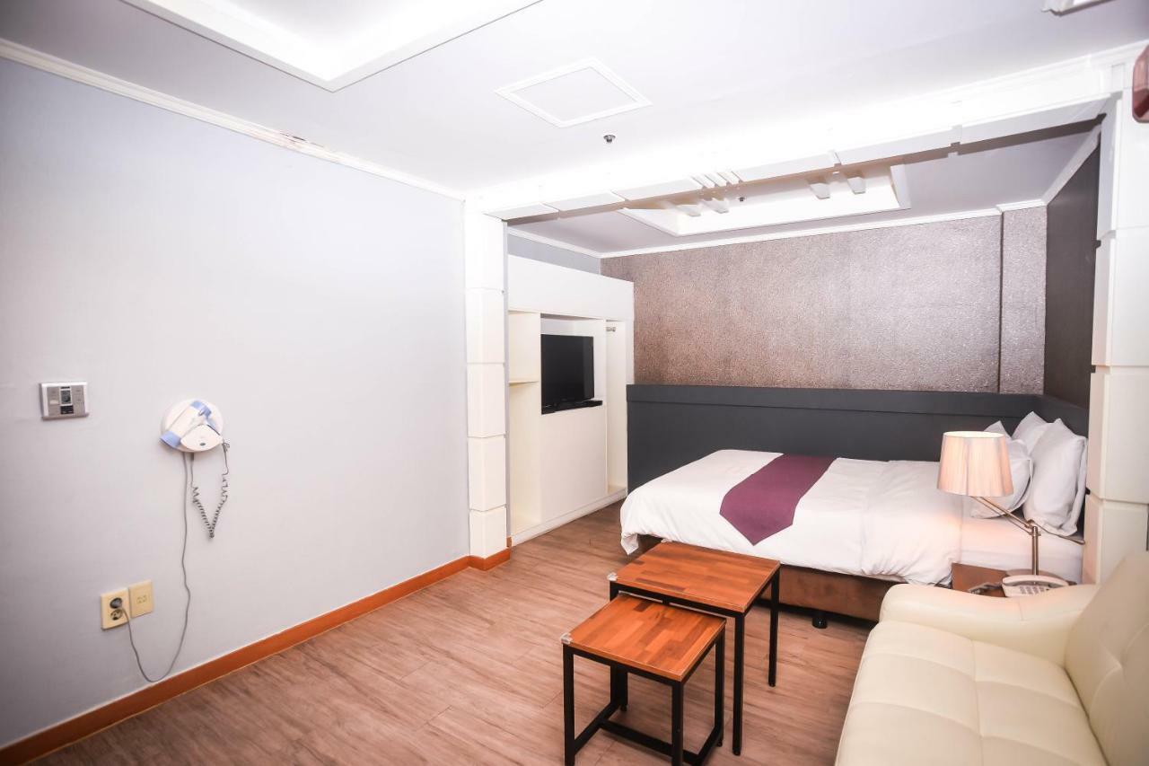 Hotel Noblesse Seoul Exterior foto