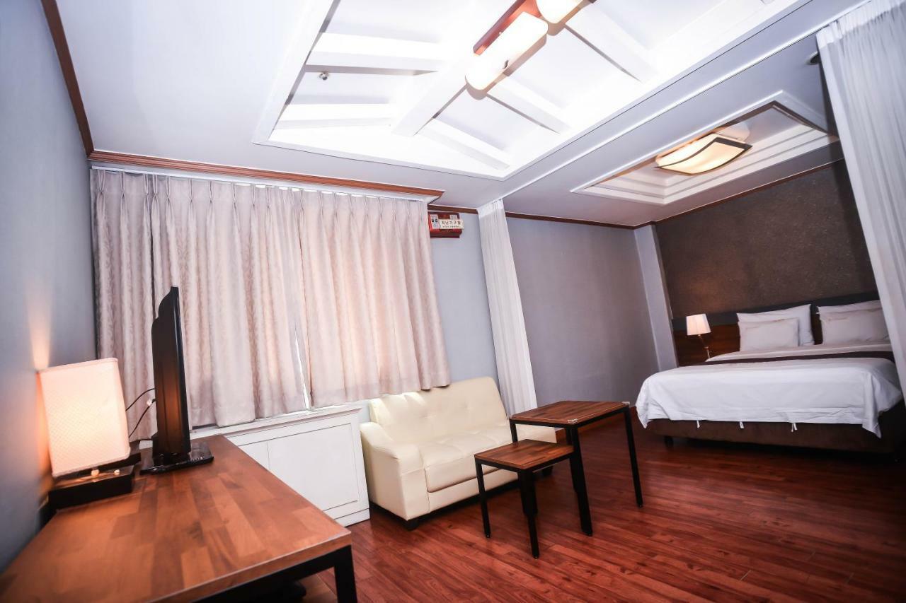 Hotel Noblesse Seoul Exterior foto